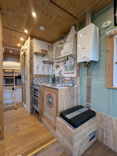 The Horsebox at Wits End Hotel in England