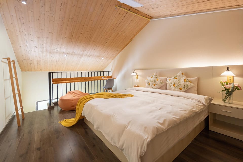 Floral Hotel·Moganshan Natural House Pet Hotel Hotel in Suzhou