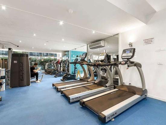 Large 3BR Apt Near Crown, Sleeps 10, FREE Parking Hotel in Southbank