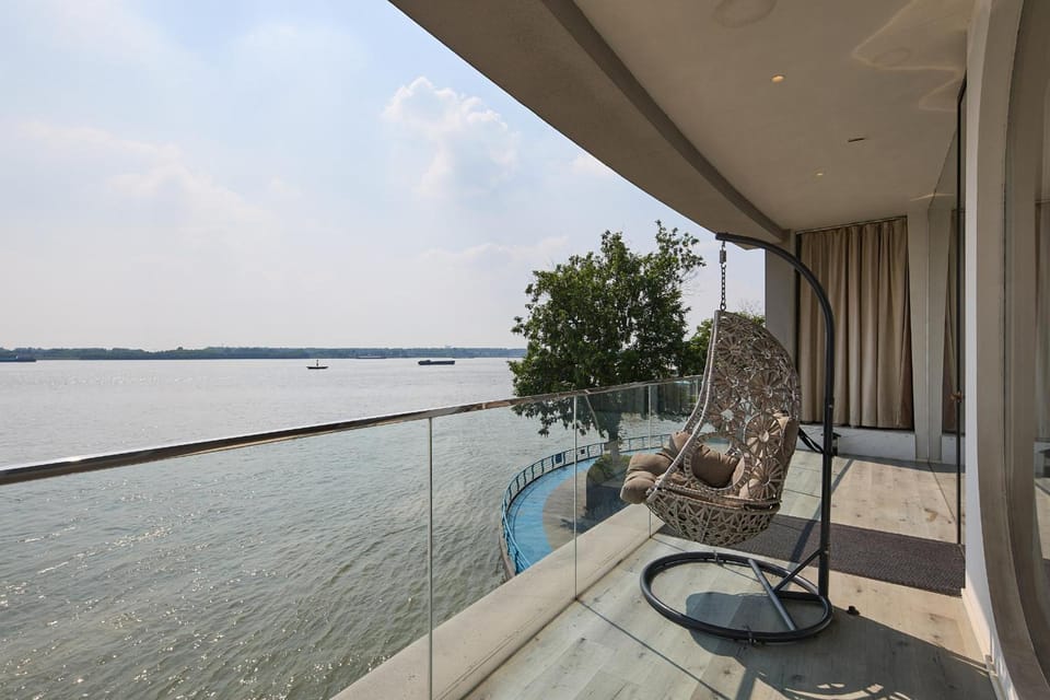 Floral Lux Hotel·Wuhu Art Hotel (Binjiang Park Branch) Hotel in Nanjing