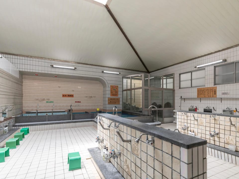 Hotel Kaga Hostel in Osaka