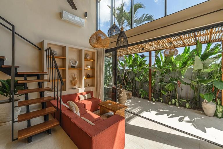 Villa Seabel : Chic 2BR Tropical Getaway in Seseh, Close to Beach Resort in Mengwi