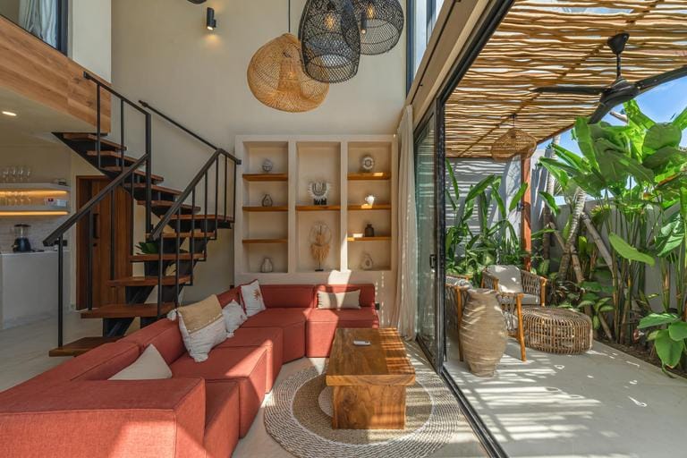 Villa Seabel : Chic 2BR Tropical Getaway in Seseh, Close to Beach Resort in Mengwi