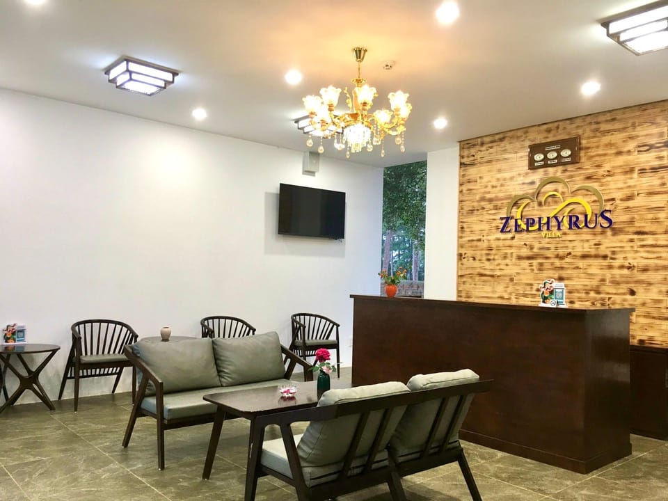 Shared lounge/TV area