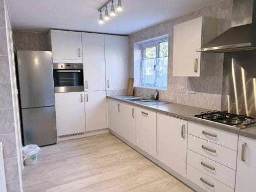 Classy double room Salford Detached house, Plab Hotel in Salford