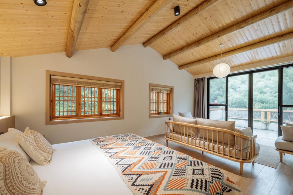 Floral Hotel  · Pan'an chujianshanshe hotel Hotel in Zhejiang