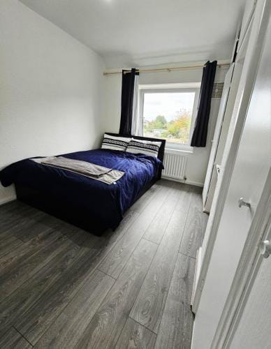 204 Porters Avenue, Dagenham Hotel in Barking