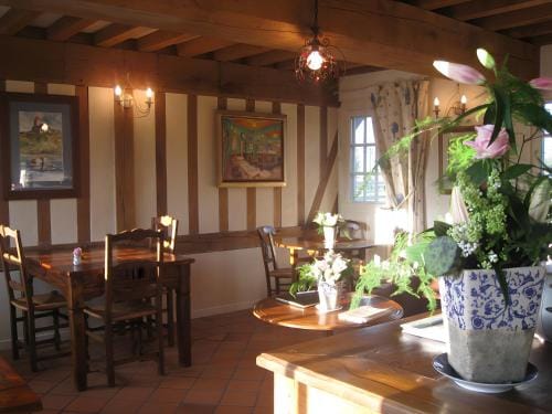 Manoir du Petit Saint-Pierre Hotel in Honfleur