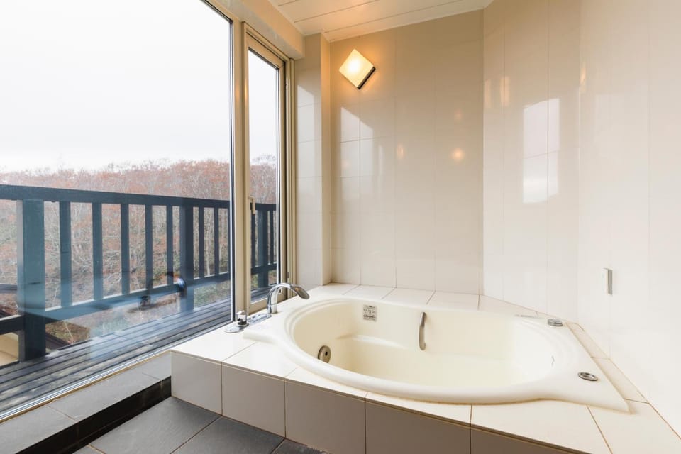 Hot spring bath