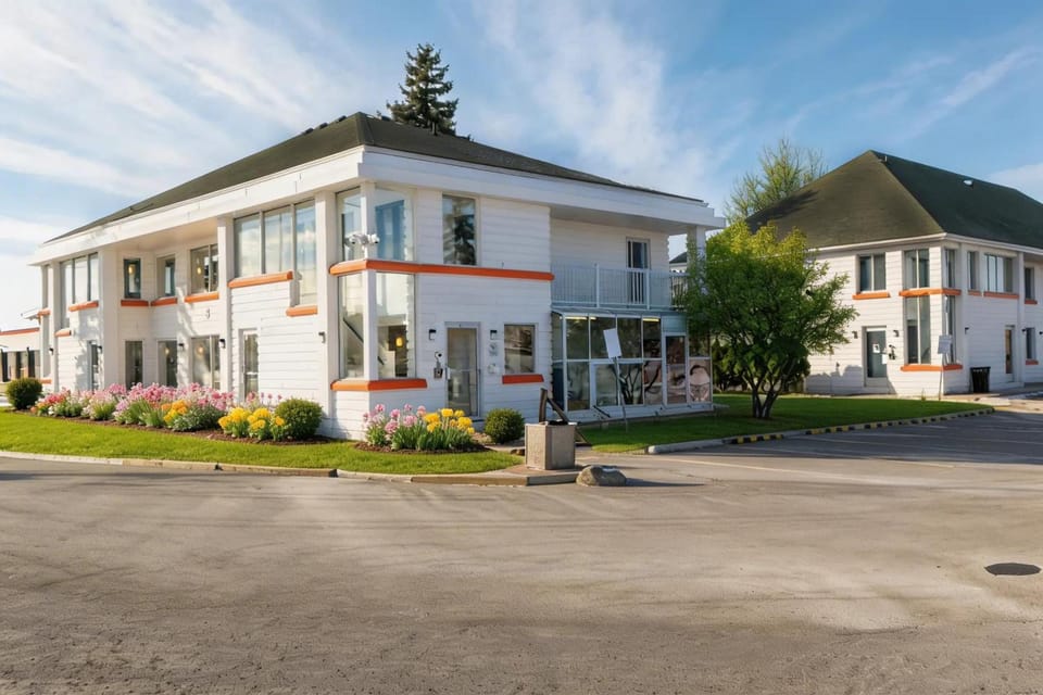 Howard Johnson by Wyndham Brampton Hotel in Vaughan