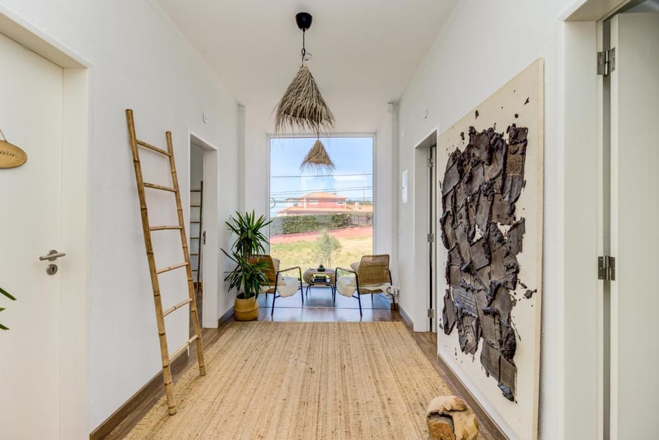 Ocean House Ericeira – Ribeira d’Ilhas Surf Beach Hostel in Lisbon District