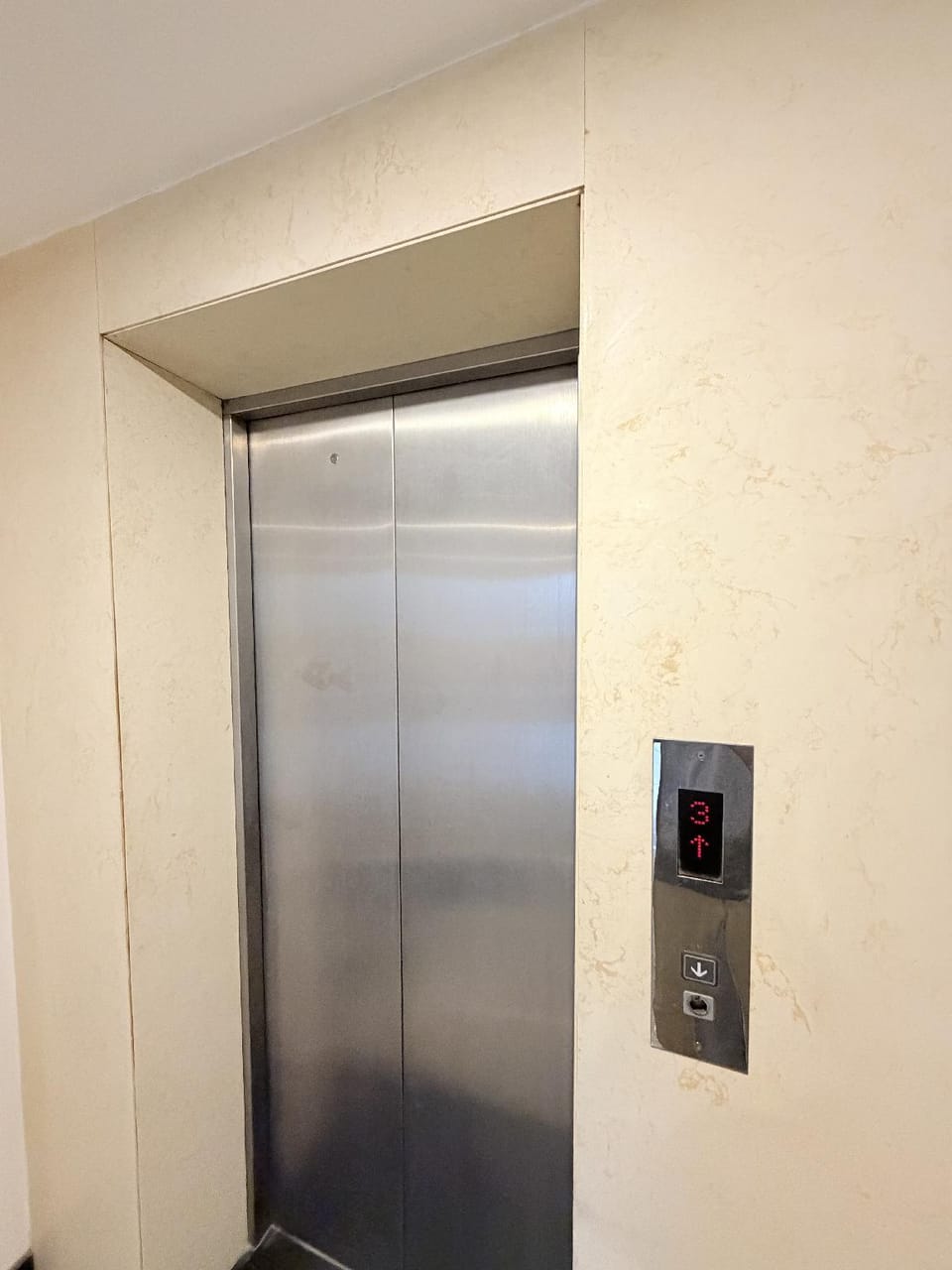 Khách sạn Hoàng Tây Hotel in Ho Chi Minh City