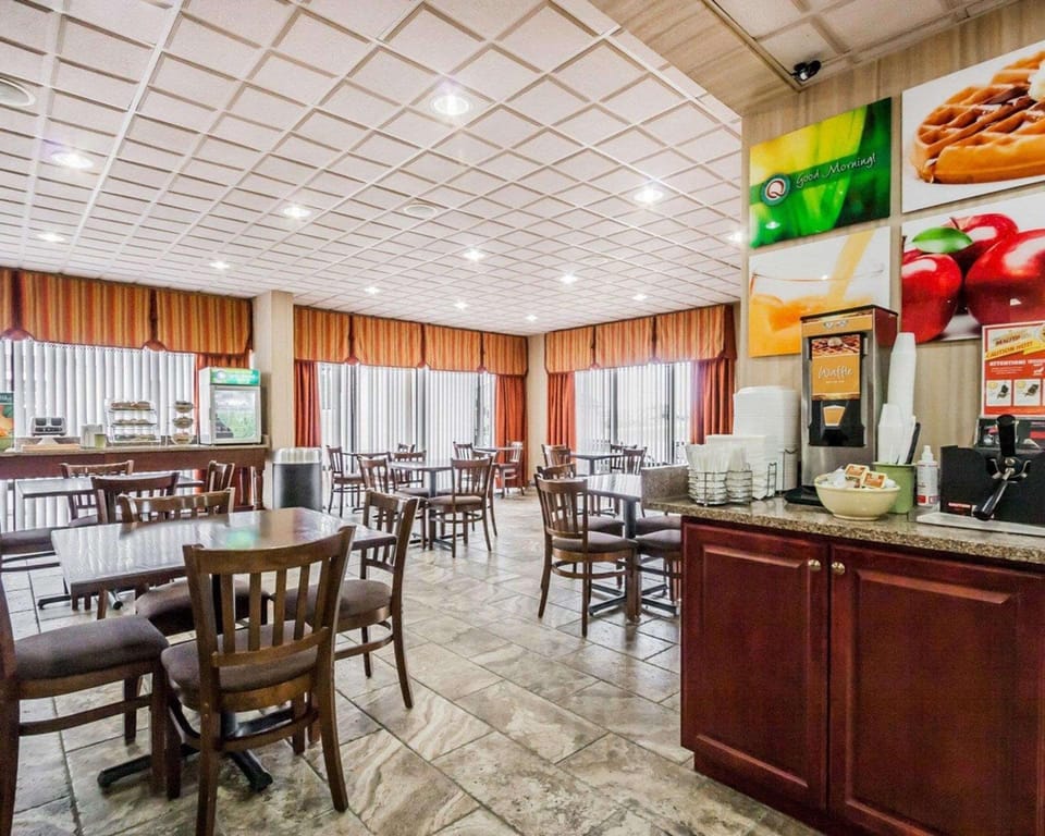 Quality Inn Paris Hotel in Tennessee