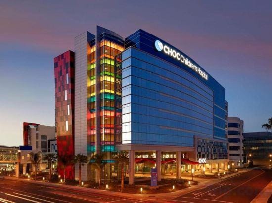 Modern Oasis 10 Min from Disneyland With Pool & GYM Hotel in Tustin