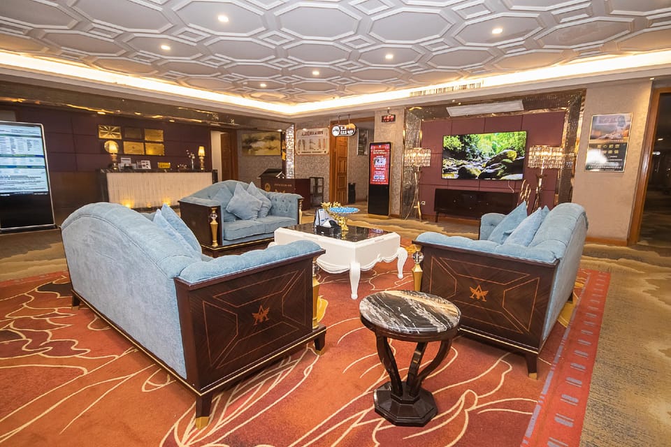 Shared lounge/TV area