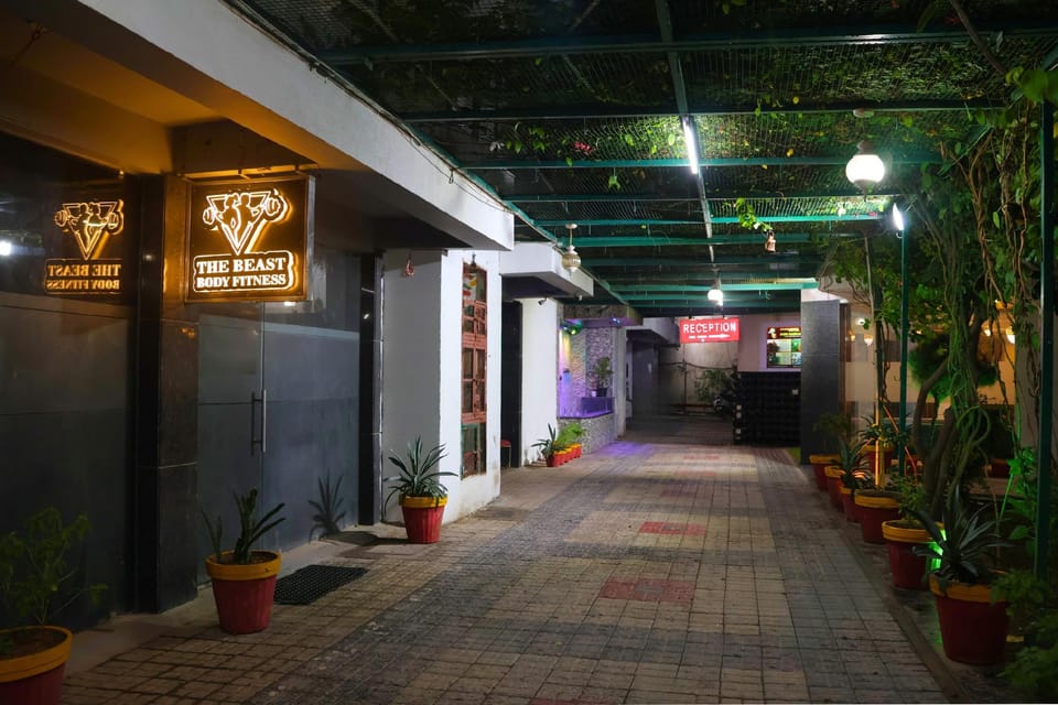  Hotel Shri Radha Nikunj Opp Prem Mandir Vrindavan Hotel in Uttar Pradesh