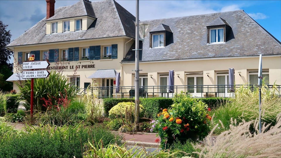 Hôtel le saint pierre Hotel in Normandy