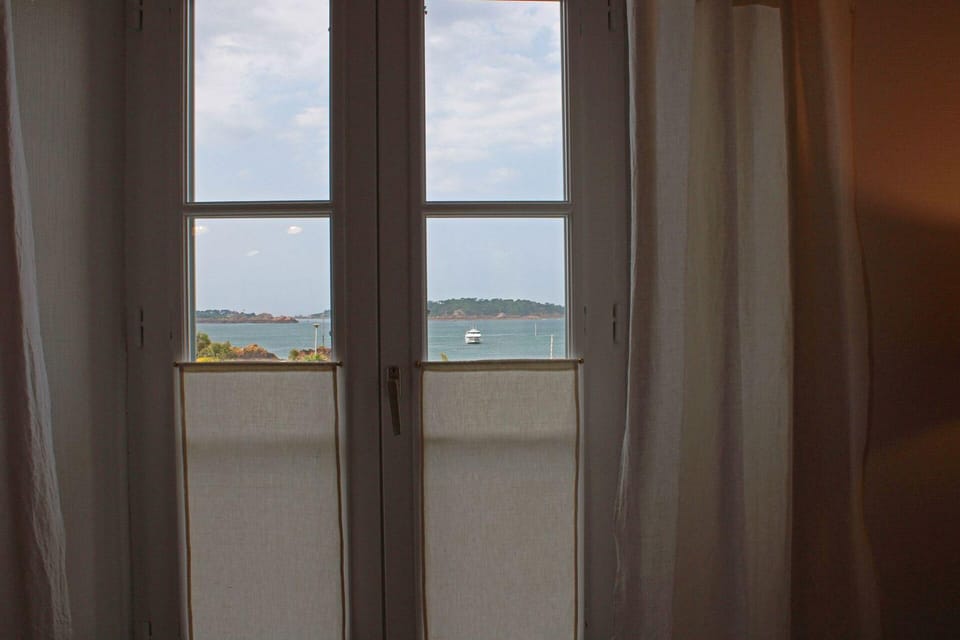 Chambres d'hôtes face à Bréhat Hotel in Brittany