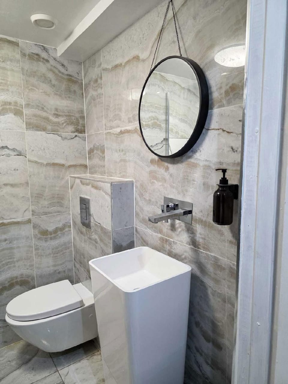 THE COURTYARD LODGE Hotel in South Cambridgeshire District