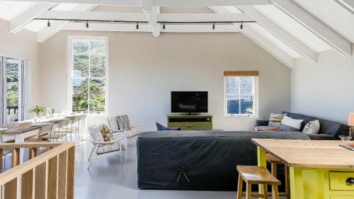 Noordhoek Beach Villa - solar back up power Hotel in Cape Town