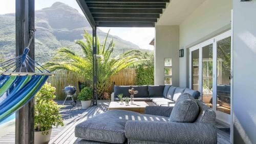 Noordhoek Beach Villa - solar back up power Hotel in Cape Town