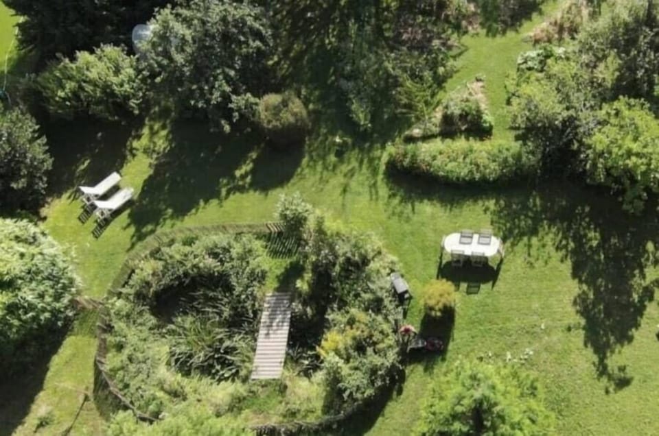 Domaine Des Pousses Hotel in Île-de-France