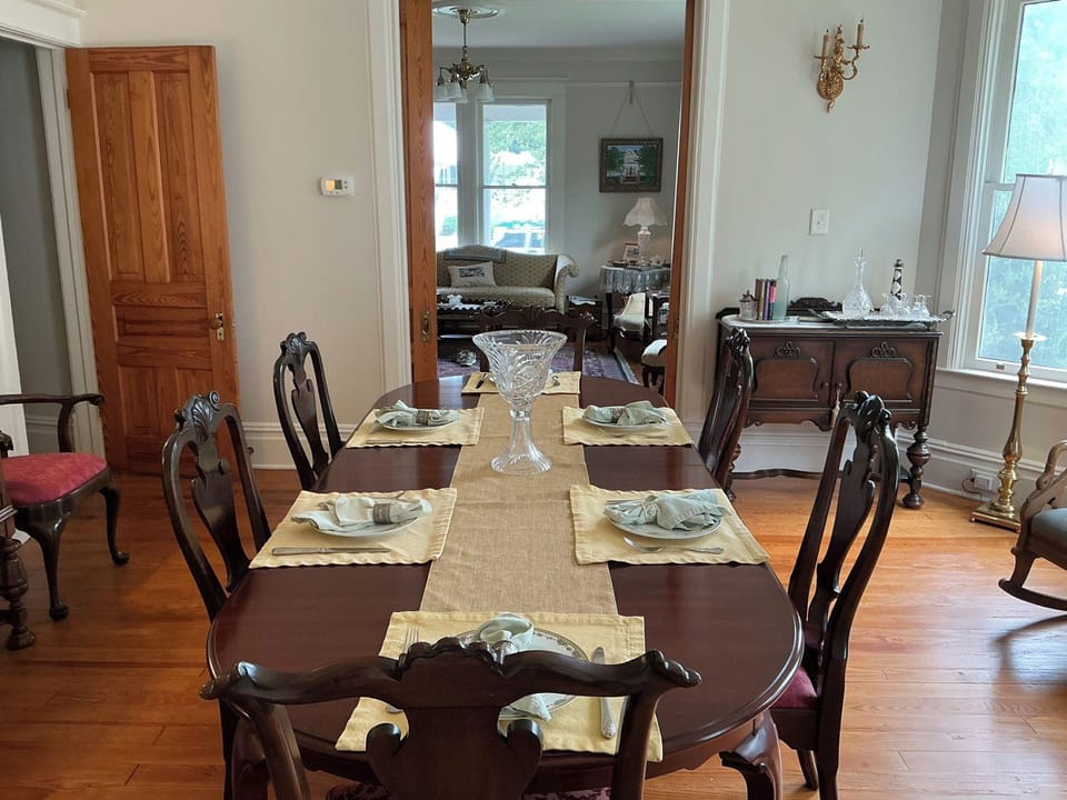 Magnolia House Bed & Breakfast Hotel in Oriental