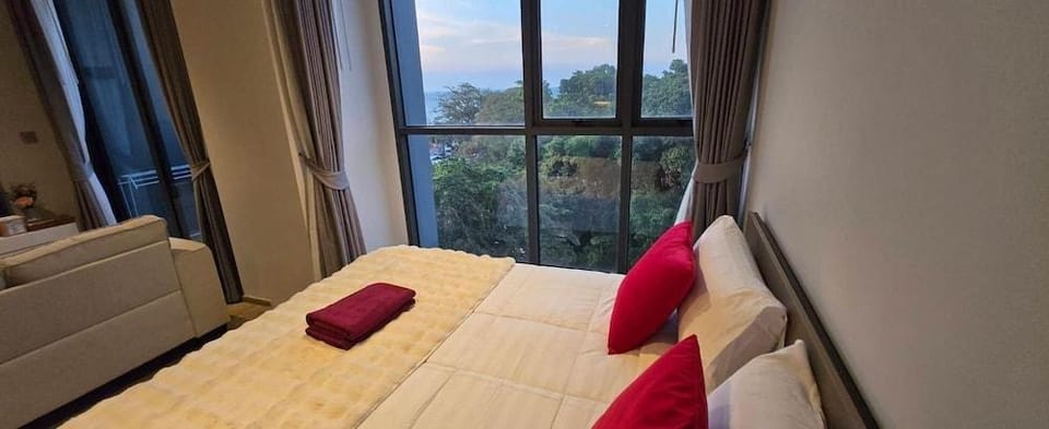 Sea View Room Great Location N Hotel in Pattaya City