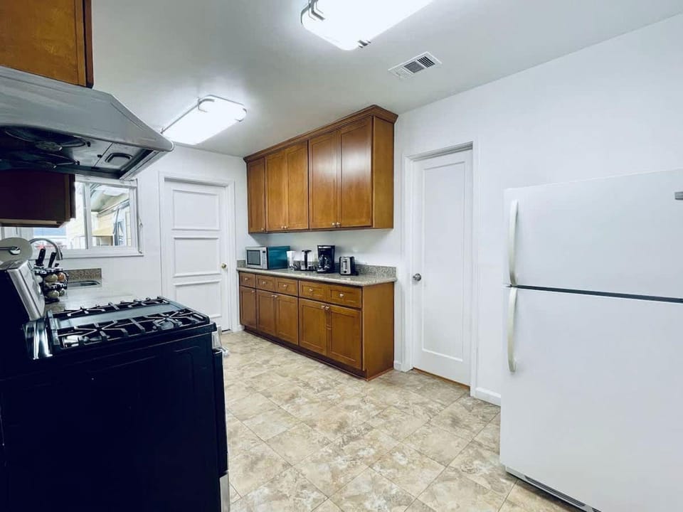 Sanmateo Cozy Central 3b1b Home Garage Parking AC Hotel in San Mateo