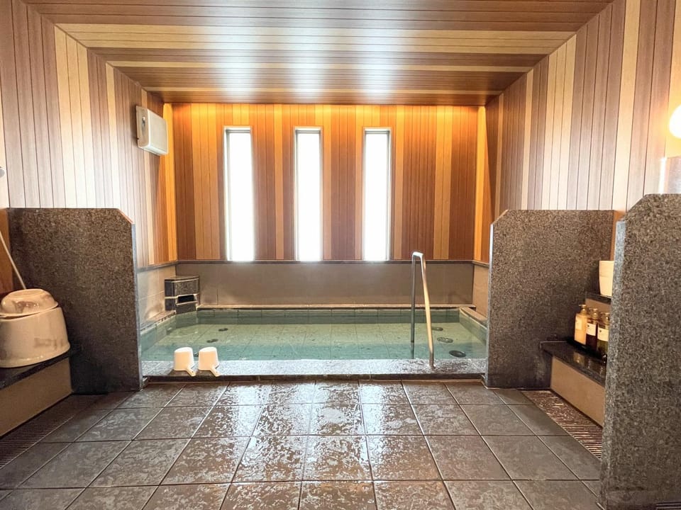 Bell's Inn Maebashi Inn in Japan