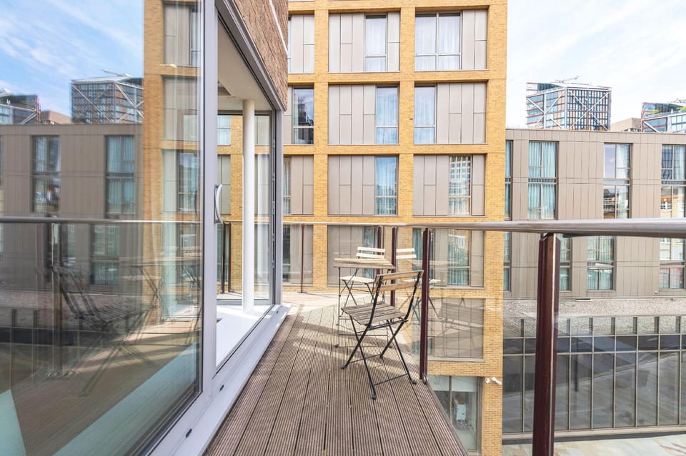Spacious Elegant Apartments in Southbank Hotel in London Borough of Southwark