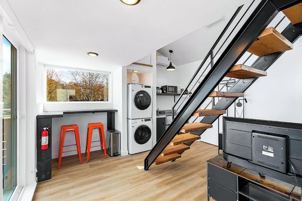 Echo Loft: A Modern Escape Hotel in Columbia City
