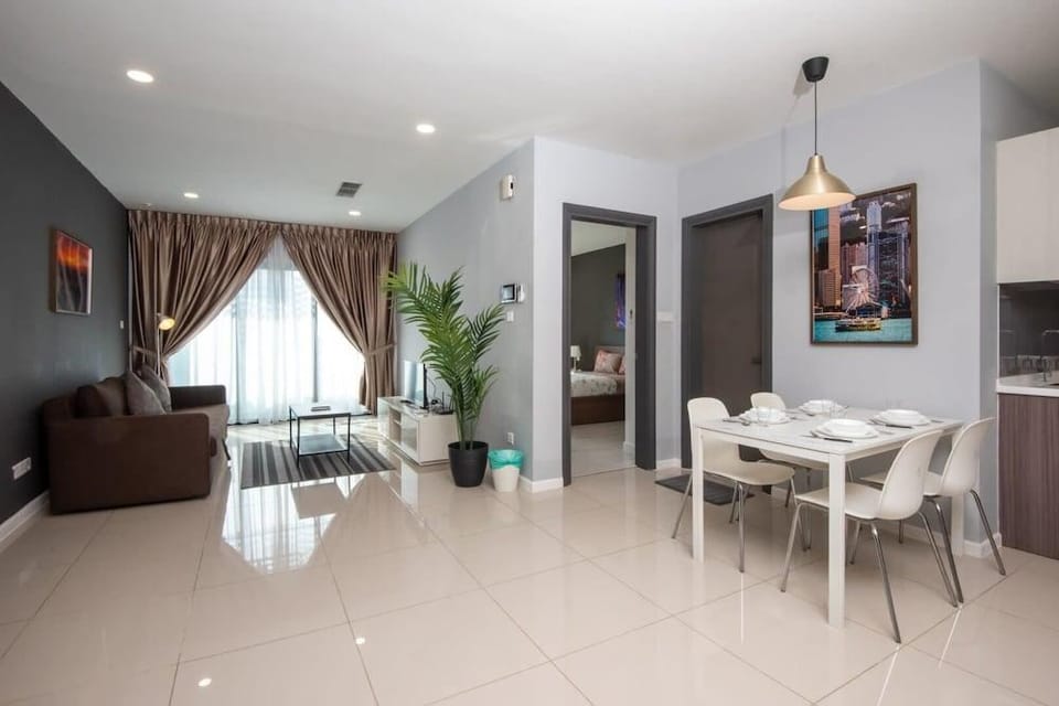 High Floor Suasana Suites 5 in JB City With Wifi Hotel in Johor Bahru