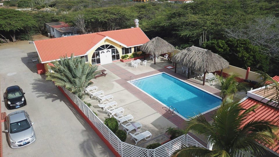 Coconut Inn Hotel in Noord