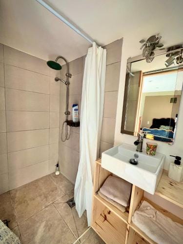 Dortoir 8 personnes dans Beau Gite Hotel in Île-de-France