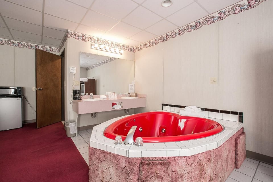 Candlewick Inn and Suites Motel in Eureka Springs