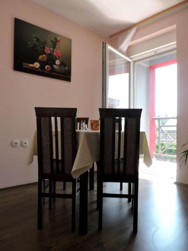 B&B Zmajevo Gnezdo 021 Hotel in Novi Sad