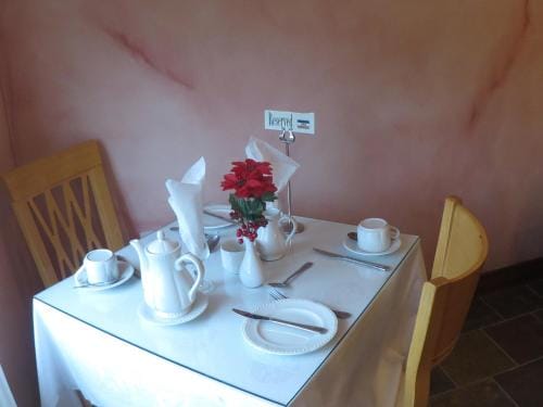 Derghaven B&B, Hostel & Self Catering Hotel in County Clare