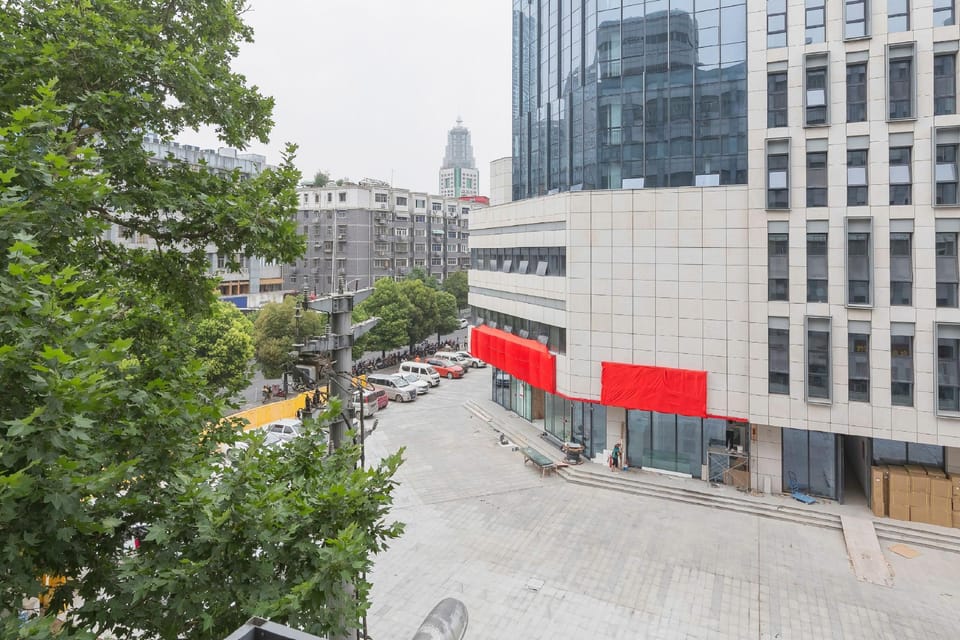 Ease Hotel - Xuzhou Suning Plaza Minzhu North Road Subway Station Hotel in Jiangsu