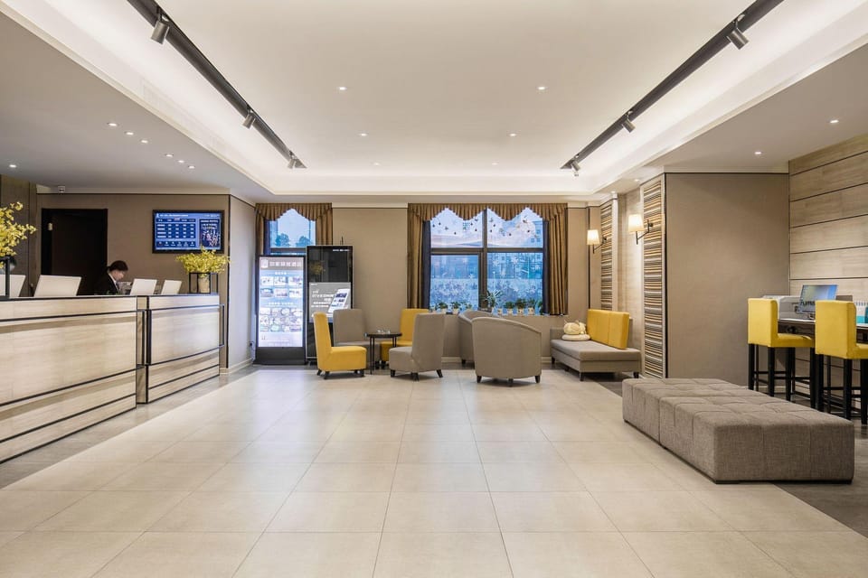 Ease Hotel - Guiyang Convention Center Financial City Museum Hotel in China