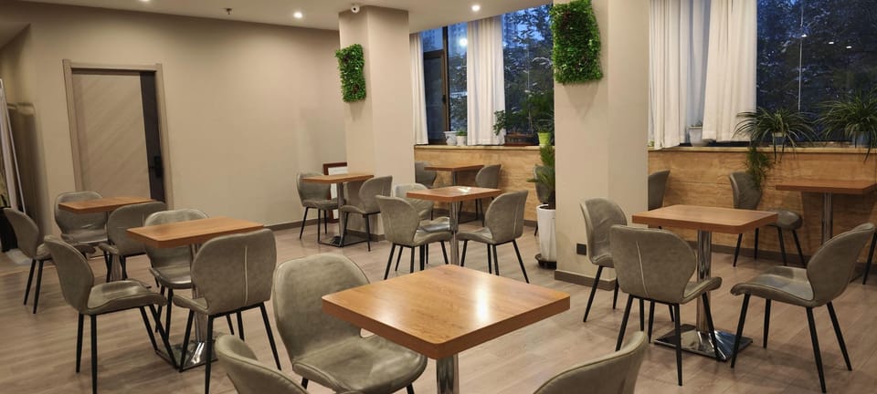 Ease Hotel - Linxia Central Plaza Hotel in China