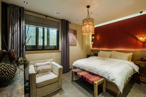 Huazhu Luxury Lotus Twilight Fossil Museum B&B Hotel in Hangzhou