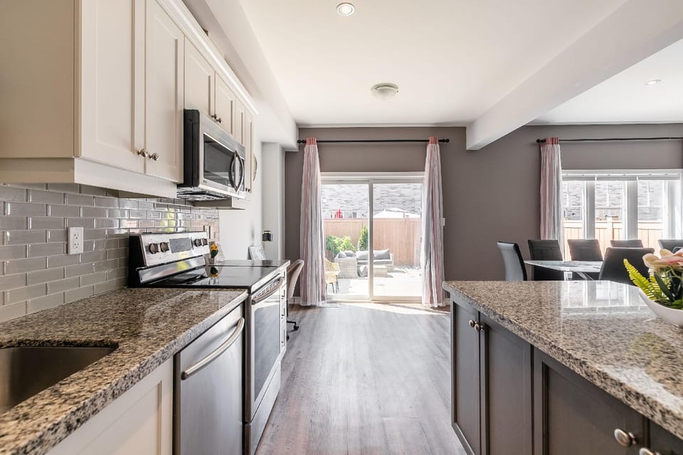 GLOBALSTAY. Waterfront 5BR Townhouse. Private HOT TUB, Gym, Sauna Apartment hotel in Hamilton