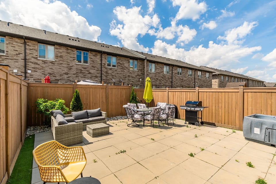 GLOBALSTAY. Waterfront 5BR Townhouse. Private HOT TUB, Gym, Sauna Apartment hotel in Hamilton