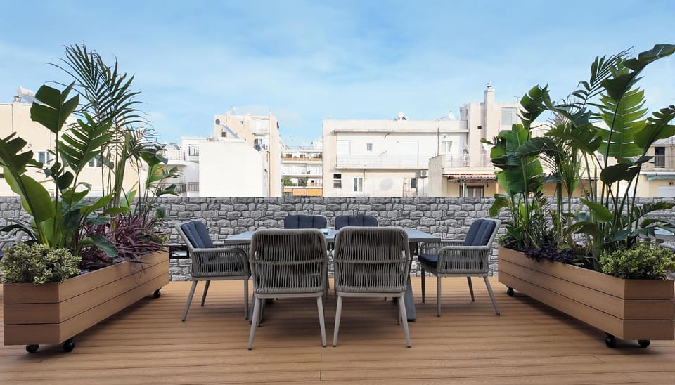 CC LUX Suites Hotel in Pireas
