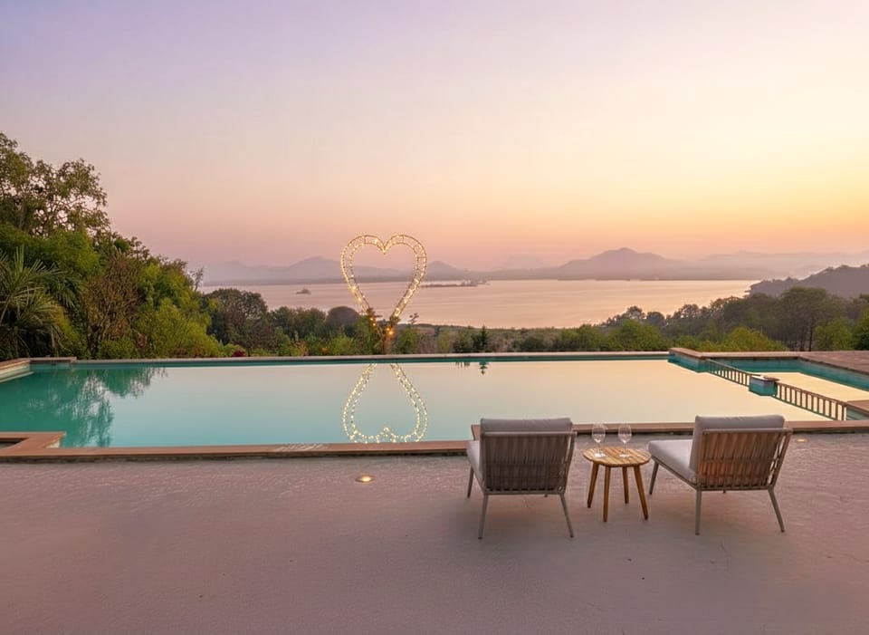 Swimming pool [outdoor]