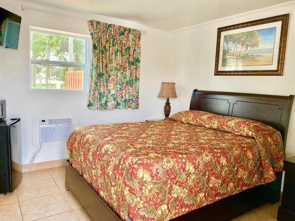 Glades Motel Hotel in East Naples