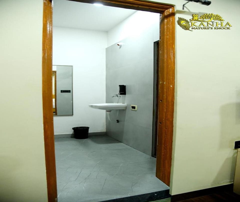 Kanha Natures Knock Hotel in India