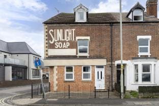 Central 5 Bedroom Home Close to Gloucester City Hotel in Gloucester