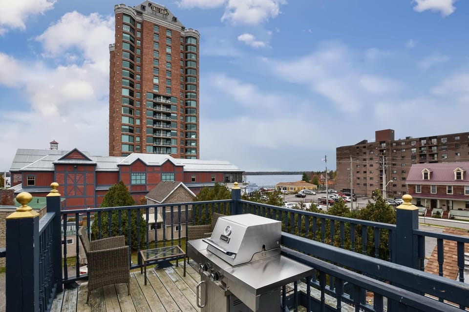 Noble Suites Inn in Brockville